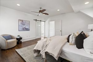2833 E 8th Ave - Congress Park Home
