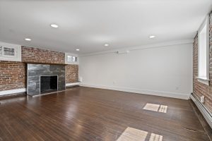 2833 E 8th Ave - Congress Park Home
